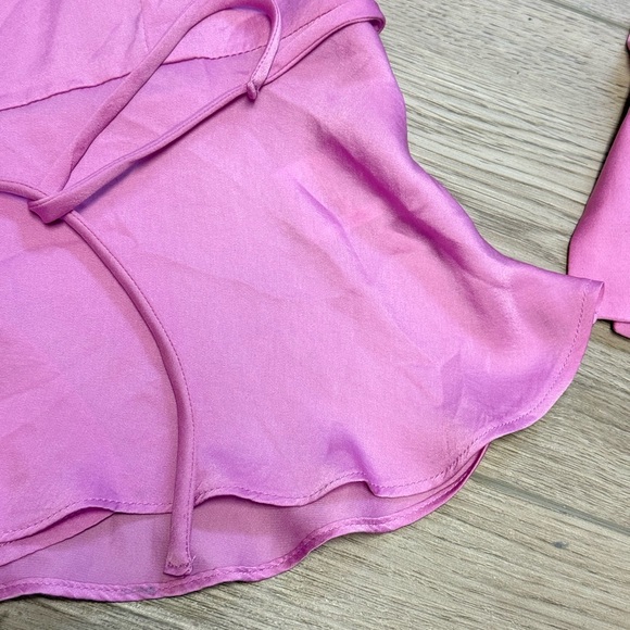 HIGHLINE Collective Pink Satin Wrap Peplum Top Blouse Sz.M - Picture 5 of 8